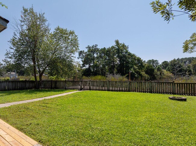 Building Photo - 645 Riva Ridge Rd
