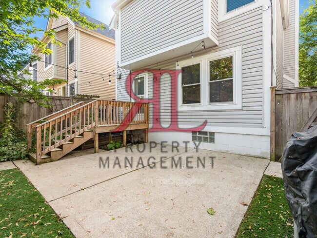 Building Photo - 362 W 4th Ave