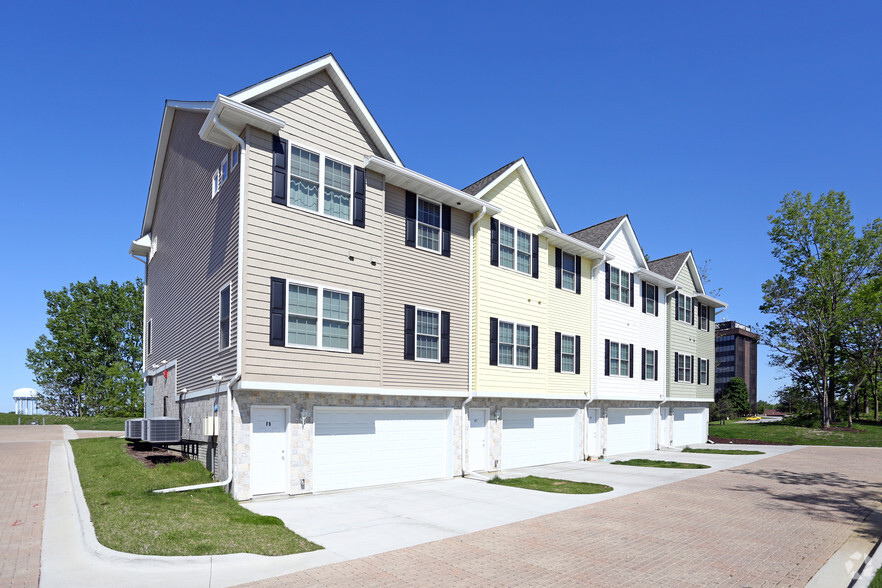 Building - City Center Townhomes