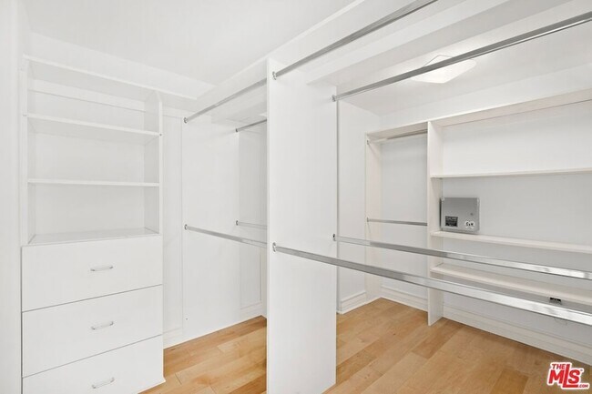 Building Photo - 11723 Mayfield Ave