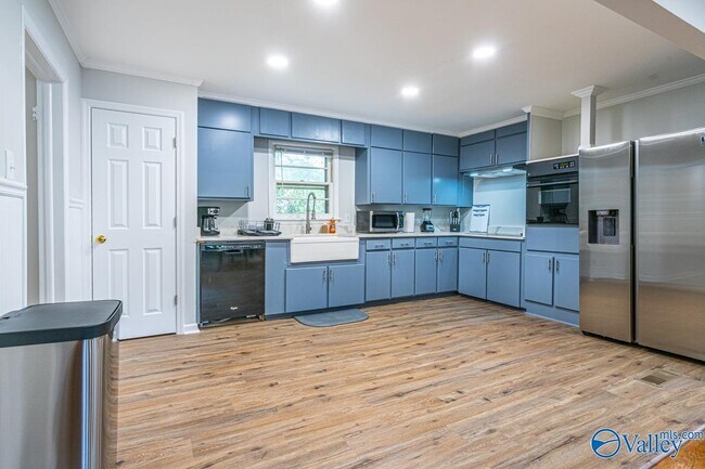 Building Photo - 103 Noble Dr SE