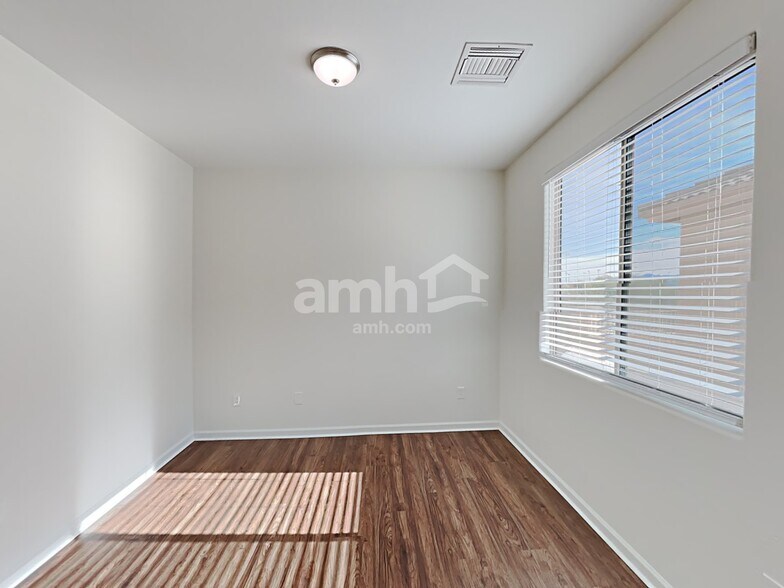 Building Photo - 10711 S Miramar Canyon Pass