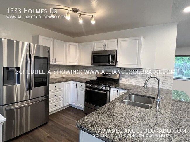 Building Photo - 1333 Holmes Dr