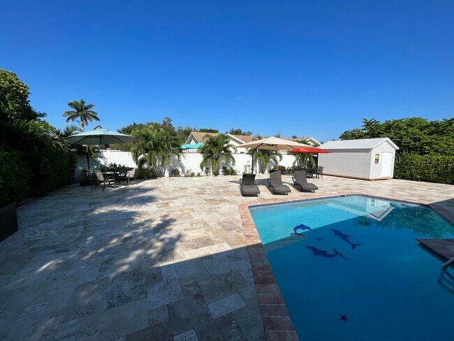 Building Photo - 1853 Florida Mango Rd
