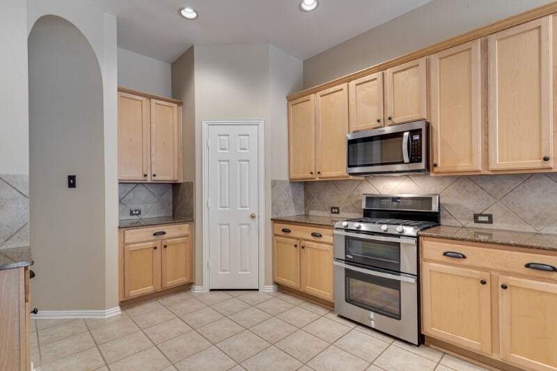 Building Photo - 6412 Autumn Trail