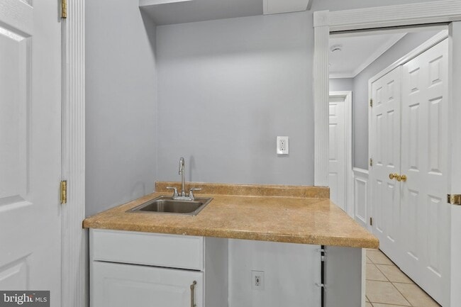 Building Photo - 2828 Beckon Dr