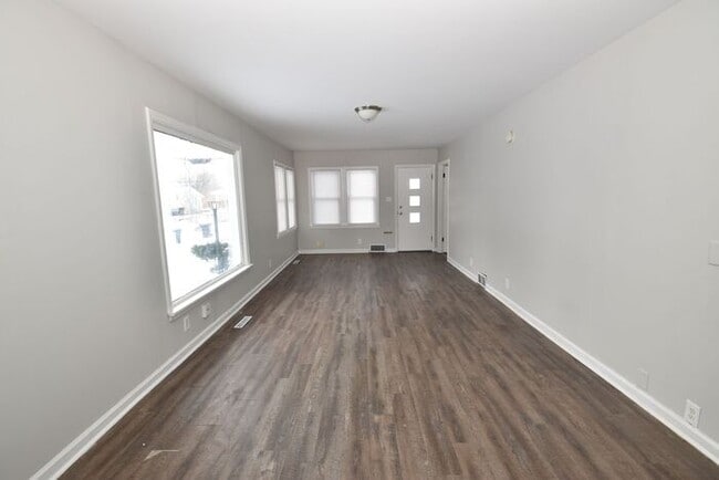 Building Photo - River Park Charming 3 bedroom Single Family Home