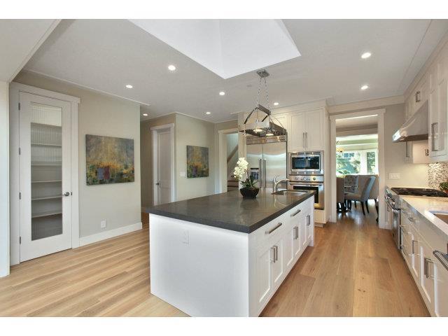 Building Photo - 2025 Santa Cruz Ave