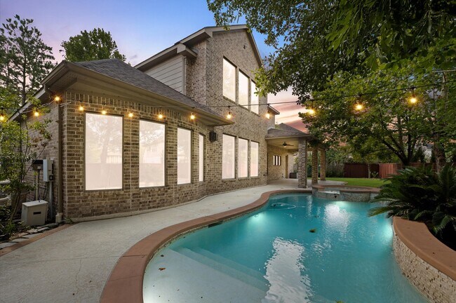Primary Photo - 361 W Tupelo Green Cir