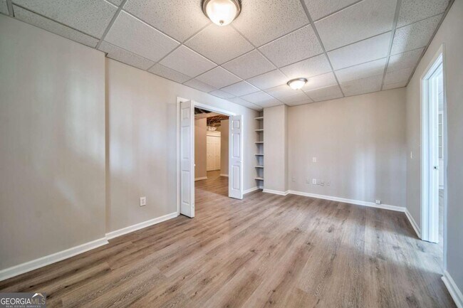 Building Photo - 2011 Town Lake Hills W