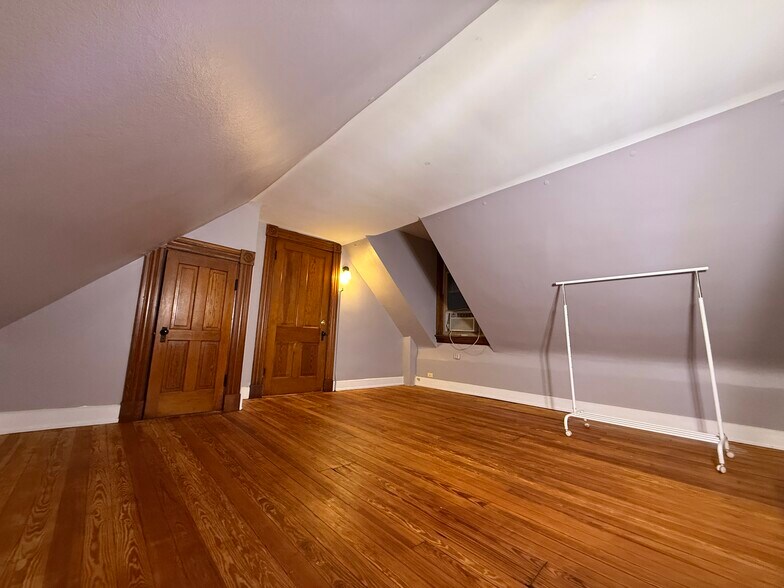 Building Photo - 133 Parker St