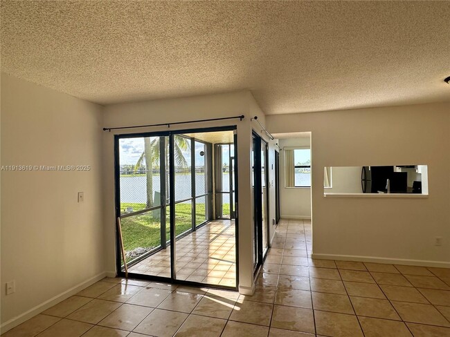 Building Photo - 1400 Jefferson Dr