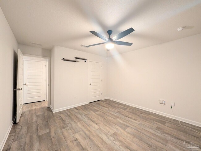 Building Photo - 7516 Oak Lake Blvd