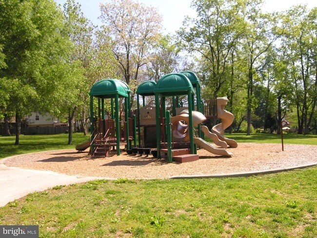 Building Photo - 7807 Hayfield Rd