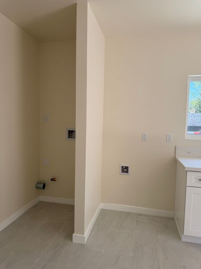 Building Photo - ADU HOME