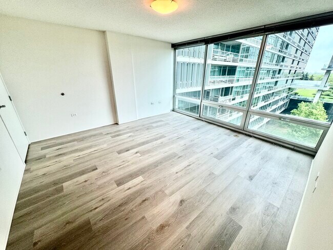 Building Photo - 9725 Woods Dr