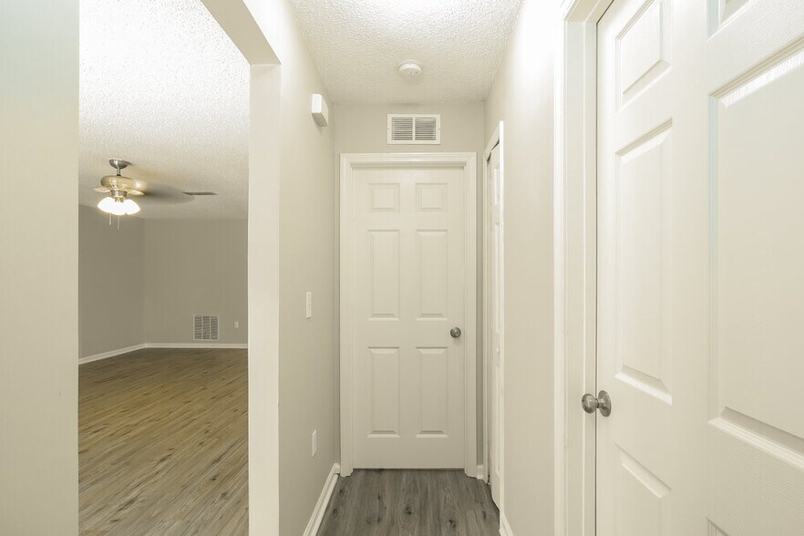 Building Photo - 13517 Ashford Wood Ct E