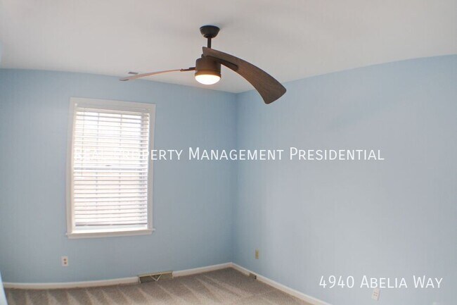 Building Photo - 4940 Abelia Way