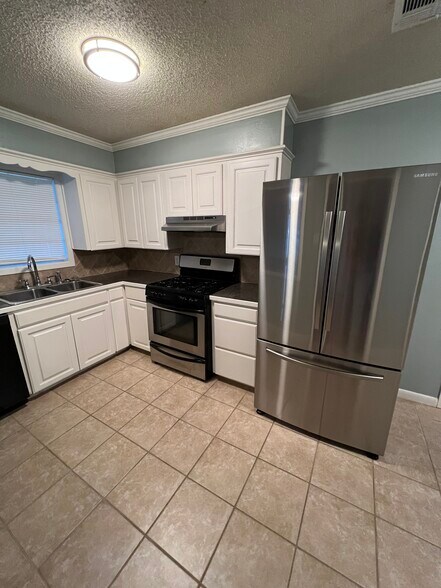 Building Photo - 119 Fairlane Dr