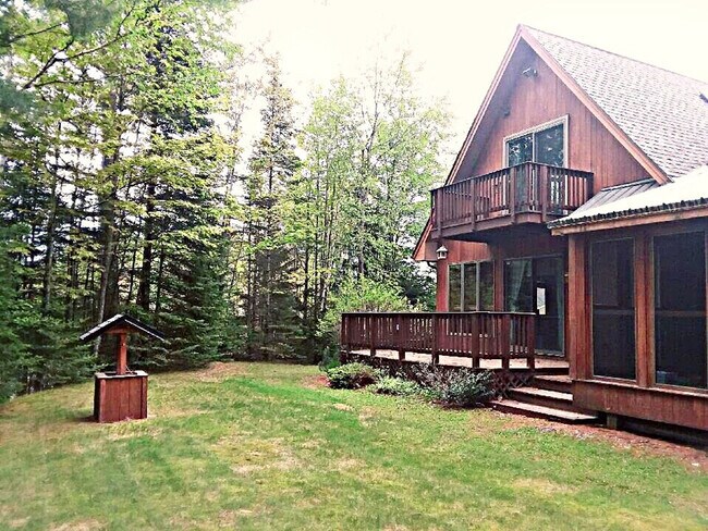 Building Photo - 140 Paquette Cir