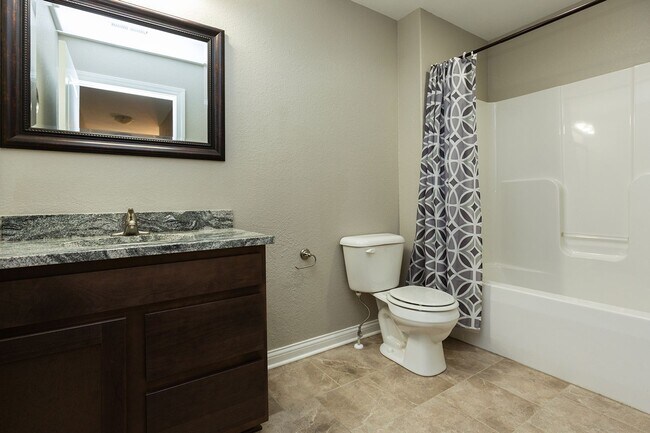 Building Photo - Perfect Single Family Home in Norwalk