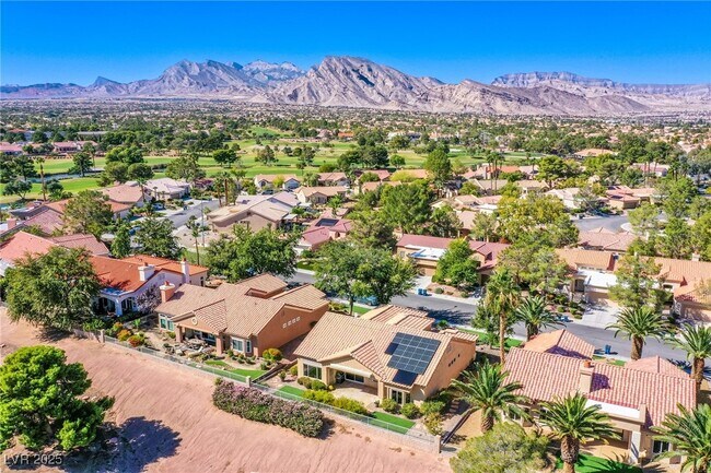 Building Photo - 2660 Crown Ridge Dr