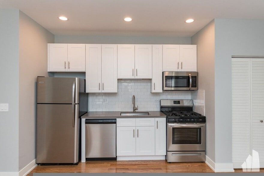 Building Photo - 2105 N Sedgwick St