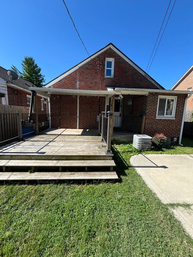 Building Photo - Merion Village Single-Family Home with Flexible Living Areas and Outdoor Space