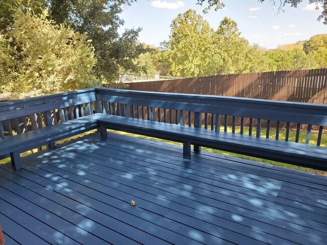 Building Photo - 10605 Lord Derby Dr