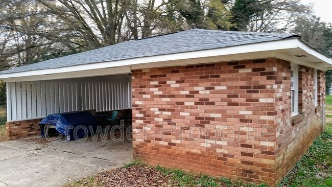 Building Photo - 2301 Rebecca Ave