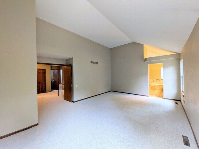 Building Photo - 7467 Exeter Pl