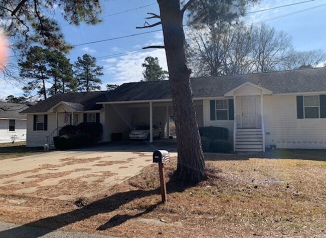 Building Photo - 1215-1217 Pine Hill Drive