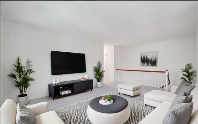Building Photo - Charming Tree-Top Condo in Historic Parkfa...