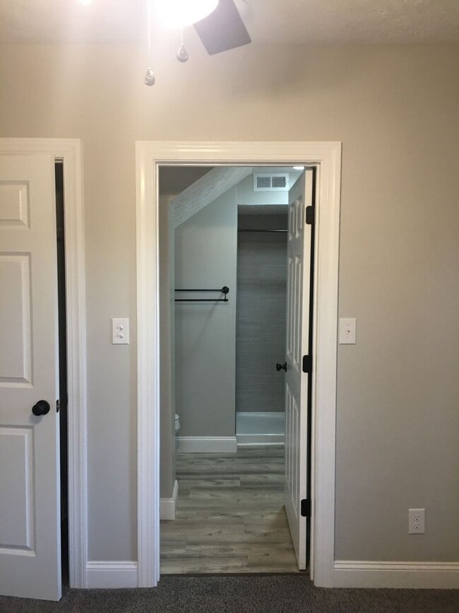 Building Photo - Three Bedroom Two Bath Home in the up and Coming Town of Hurricane