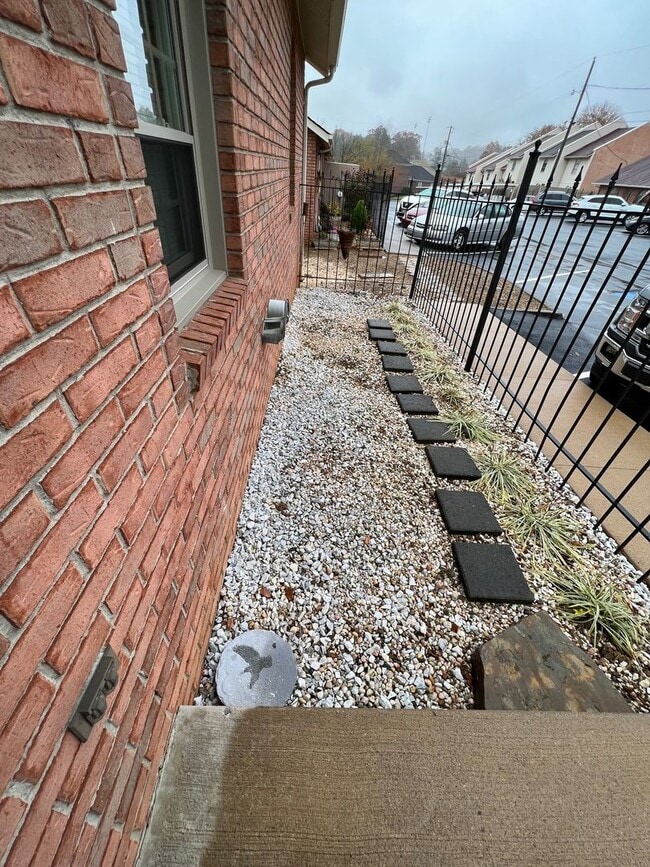 Building Photo - 2 bedroom/2.5 bath Condo Kingsport, TN