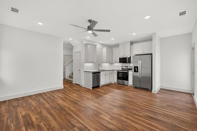 Building Photo - 502 E Kimball St