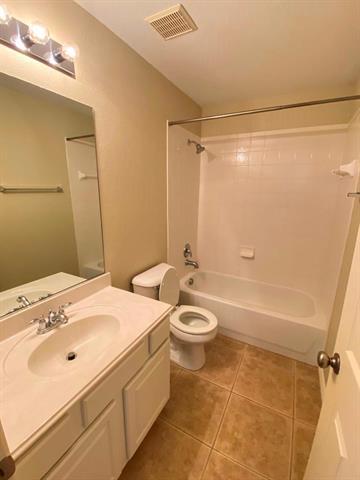 Building Photo - 6204 Diamond Dr