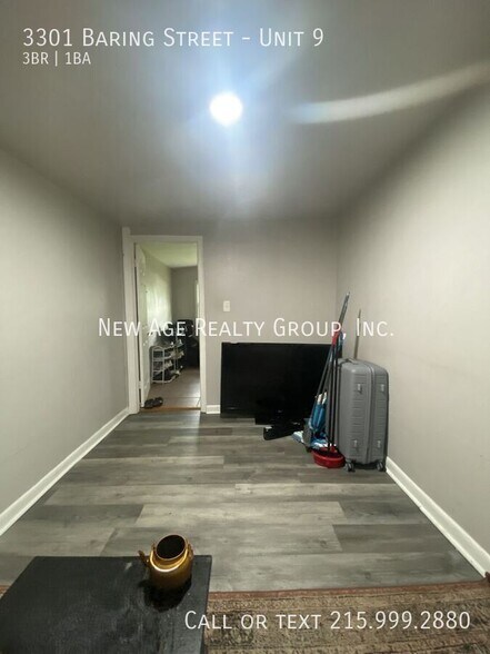 Building Photo - 3301 Baring St