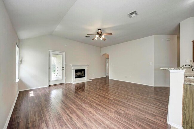 Building Photo - 1124 Alexandria Way