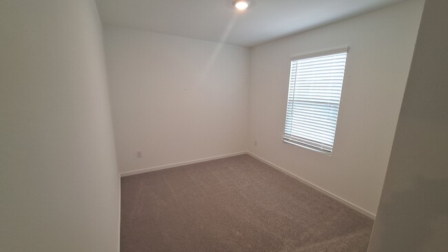 Building Photo - NEWLY BUILT 4 bedroom 2.5 Bath Single *1.5...