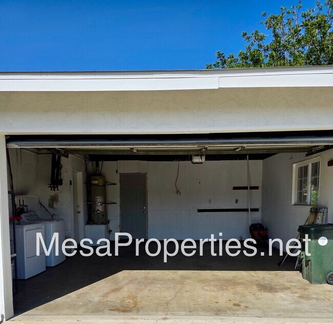 Building Photo - 1481 N Grove Ave