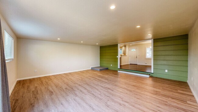 Building Photo - 1720 Ditty Ave