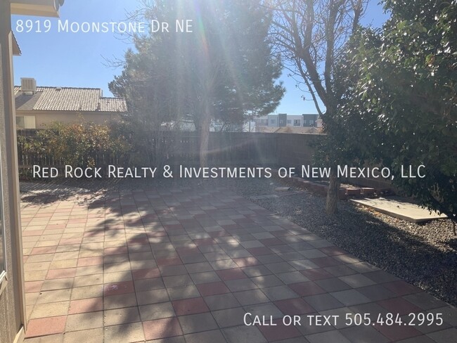 Building Photo - 3 Bedroom in La Cueva with EV Charger!!