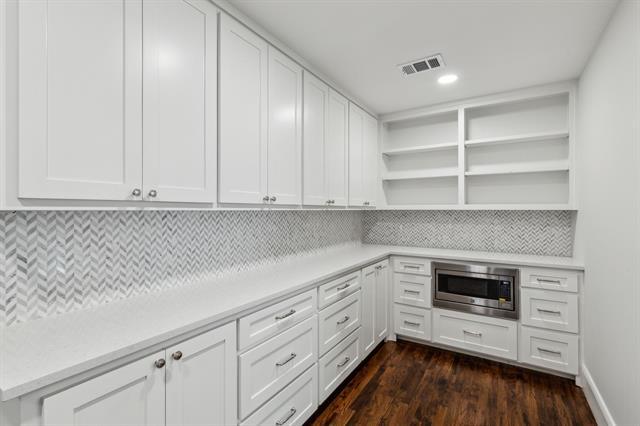 Building Photo - 6721 Meadowcreek Dr