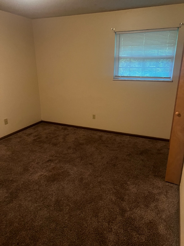 Building Photo - 2309 Southridge Dr