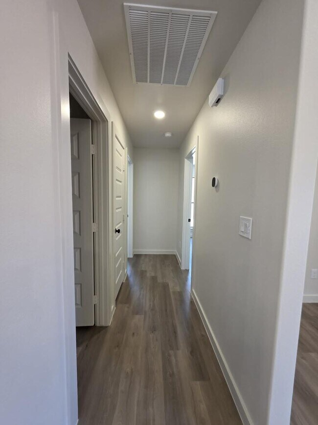 Building Photo - 908 Gold Rush Ave