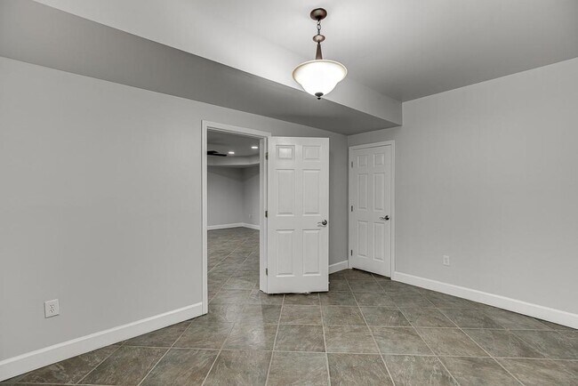 Building Photo - 4537 Grandview Pkwy