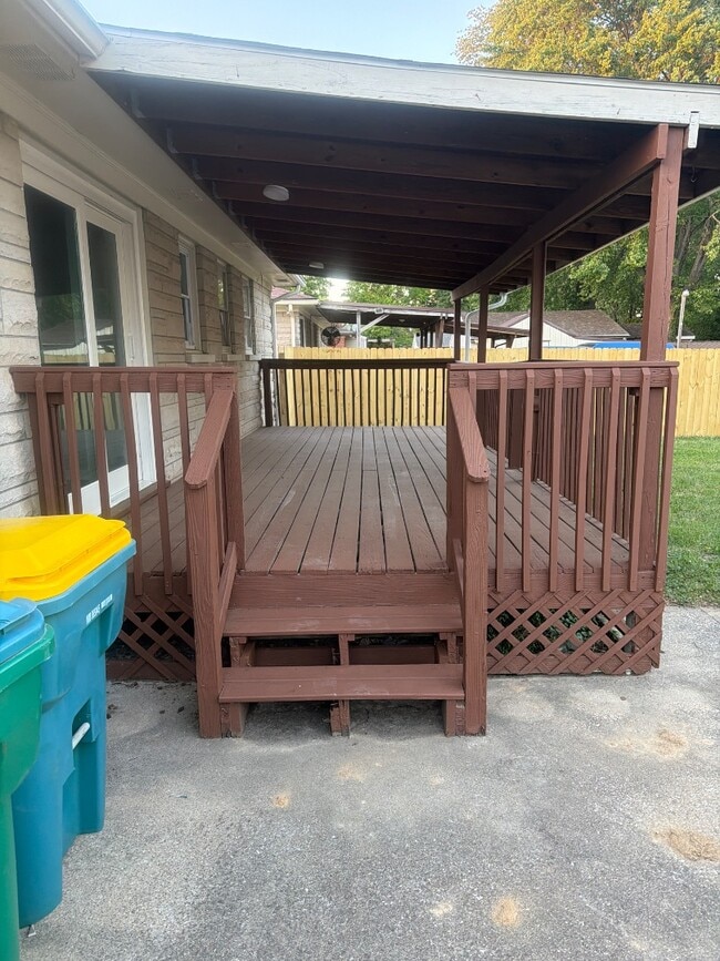 Building Photo - 11813 Pierce Way