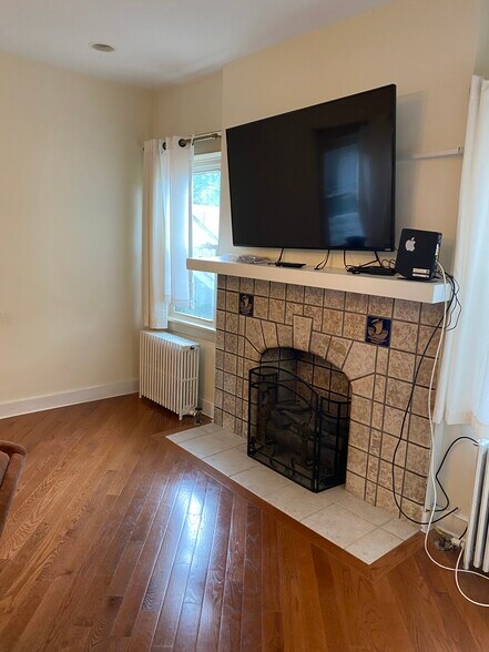 Building Photo - 5459 Fair Oaks St