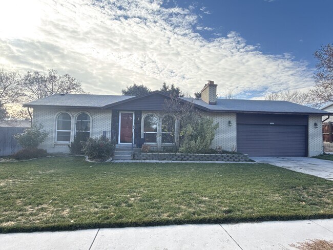 Primary Photo - 3085 W 5685 S